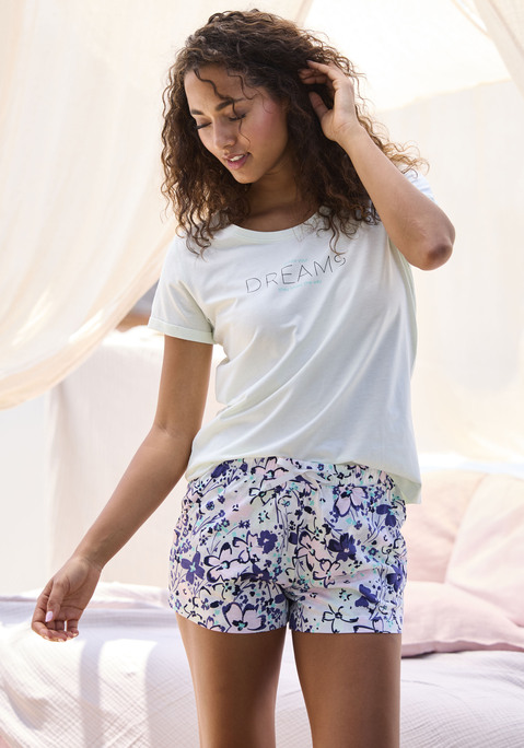 Bild: Pyjamashorts von s.Oliver: Allover gemusterte Schlafshorts von s.Oliver. Mit elastischem Tunnelzugbund. Seitliche Eingrifftaschen. Trageangenehmer Baumwoll-Viskose-Mix.