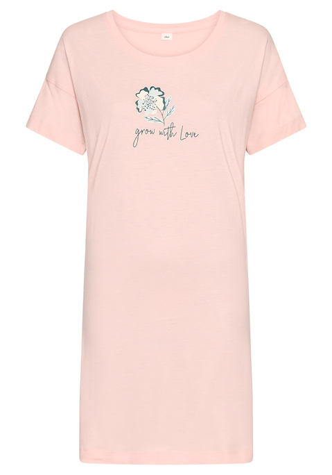 Bild: Sleepshirt von s.Oliver: Bigshirt von s.Oliver mit Front-Print. Überschnittene Schultern und Rundhalsausschnitt. Kurze Ärmel und lockere Weite. Single Jersey Qualität aus Baumwollmischung.