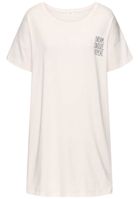 Bild: Sleepshirt von s.Oliver: Schlafshirt von s.Oliver mit Schriftzug-Print vorn. Überschnittene Schultern und kurze Ärmel. Single-Jersey aus softem Baumwoll-Viskose-Mix.