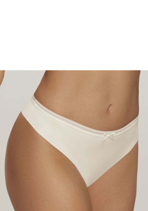 Bild: String von s.Oliver: Femininer String aus weichem Microtouch-Material. Nahtlose Verarbeitung an den Beinausschnitten - nichts zeichnet sich ab. Feiner Bund aus einer hübschen Spitzenborte und zarte Zierschleife vorne mittig. Mit eingearbeitetem Baumwollzwickel. Passende BHs aus der gleichen Serie erhältlich. Obermaterial: 65% Polyamid, 35% Elasthan.