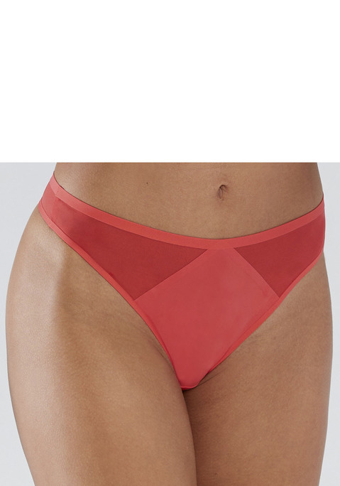 Bild: String von s.Oliver: Klassischer String in hübscher Schnittform. Rundherum aus einem angenehmen Stretch Material. Modische Einsätze aus Mesh an beiden Seiten. Mit eingearbeitetem Baumwollzwickel. Mit passenden BH's aus der gleichen Serie erhältlich. Obermaterial: 75% Polyamid, 25% Elasthan.