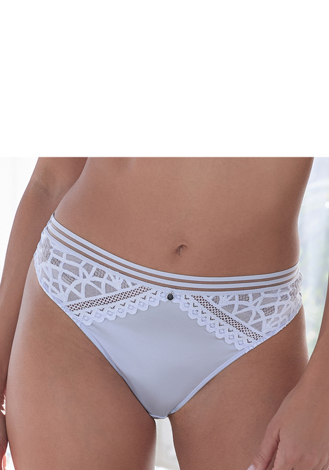 Bild: String von s.Oliver: Femininer String mit graphischen, dezent transparenten Spitzeneinsätzen. Aus weichem Microtouch-Material. Mit modischem Accessoire in der vorderen Mitte. Mit eingearbeitetem Baumwollzwickel. Passende BHs aus der gleichen Serie erhältlich.