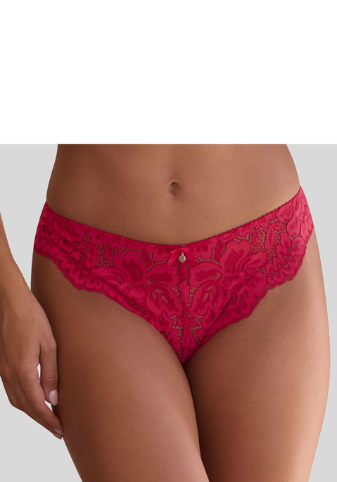 Bild: String von s.Oliver: Femininer String in leicht transparenter Optik. Rundherum aus feiner, floraler Spitze gefertigt. Mit feiner Zierschleife und Metallaccessoire in der vorderen Mitte. Passende BH's aus der gleichen Serie erhältlich. Mit eingearbeitetem Baumwollzwickel. Obermaterial: 90% Polyamid, 10% Elasthan.