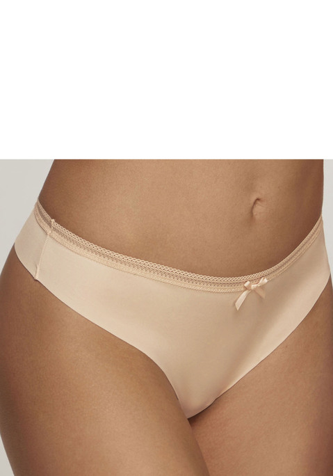 Bild: String von s.Oliver: Femininer String aus weichem Microtouch-Material. Nahtlose Verarbeitung an den Beinausschnitten - nichts zeichnet sich ab. Feiner Bund aus einer hübschen Spitzenborte und zarte Zierschleife vorne mittig. Mit eingearbeitetem Baumwollzwickel. Passende BHs aus der gleichen Serie erhältlich. Obermaterial: 65% Polyamid, 35% Elasthan.