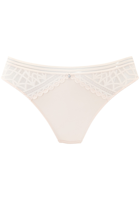 Bild: String von s.Oliver: Femininer String mit graphischen, dezent transparenten Spitzeneinsätzen. Aus weichem Microtouch-Material. Mit modischem Accessoire in der vorderen Mitte. Mit eingearbeitetem Baumwollzwickel. Passende BHs aus der gleichen Serie erhältlich.