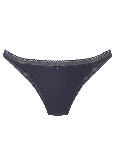 Bild: Tanga von s.Oliver: Femininer Tanga mit feiner Zierschleife und kleinem Glitzeraccessoire vorne mittig. Aus weichem Microtouch-Material & blumiger Spitze in transparenter Optik. Mit elastischem Spitzenbund. Mit eingearbeitetem Baumwollzwickel. Passende BHs aus der gleichen Serie erhältlich. Aus 83% Polyamid, 15% Elasthan, 2% Polyester.