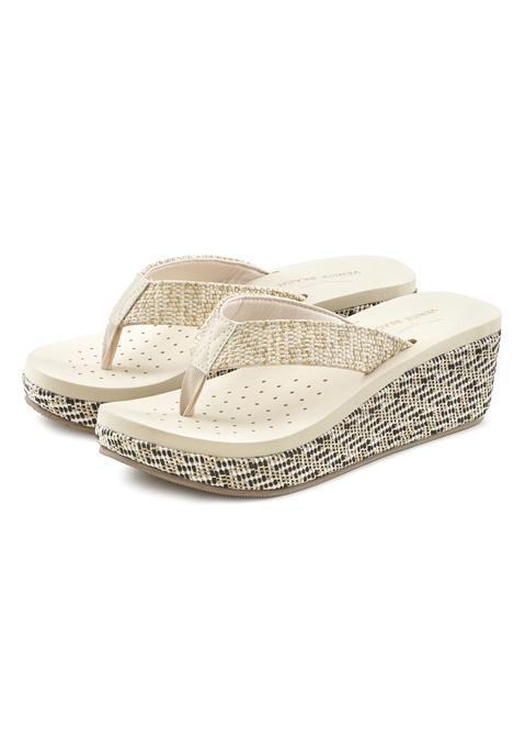 Bild: Badezehentrenner von Venice Beach: Zehentrenner mit wasserabweisender Sohle VEGAN von VENICE BEACH. Hervorragend geeignet für Strand und Pool. Absatzhöhe ca. 6,5 cm. Obermaterial und Futter aus Textil. Decksohle und Laufsohle aus Synthetik.