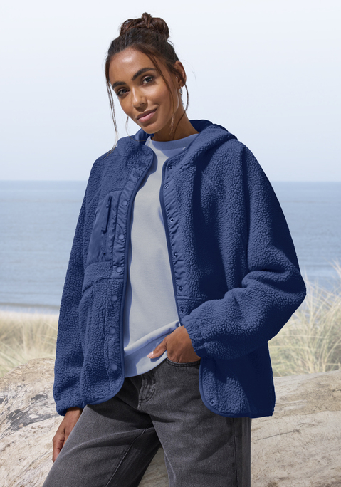 Bild: Fleecejacke von Vivance Active by Lascana: Modisch-sportliche Fleecejacke von Bench mit Kapuze und Abrundungen an Saum und Kragen. Fledermausflügelärmel für eine moderne Silhouette. Reißverschlusstaschen vorn und eine Tasche auf der rechten Brust mit Logo-Stickerei. Weiche, wärmende Qualität.