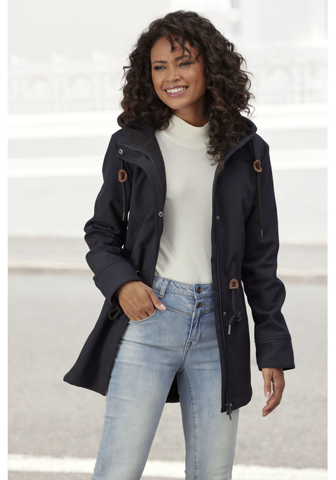 Bild: Softshelljacke von Vivance active: Softshelljacke von Vivance Active. Kapuze mit Kordel. Regulierbare Taille mit Tunnelzug. Verdeckter Zipper. Ärmelsaum mit Bündchen. Reguläre Passform, hinten etwas länger geschnitten. Funktionales Softshell-Material mit weichem Griff.