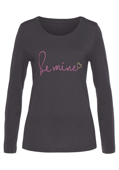 Bild: Pyjama von Vivance Dreams by Lascana: Pyjama von Vivance Dreams mit süßem Herzchendruck. Langarmshirt mit Rundhalsausschnitt und bequeme Schlafhose mit Alloverdruck. Aus 50% Viskose, 50% Baumwolle. ( (Mit jedem Kauf eines Artikels aus Cotton made in Africa unterstützt Du die Initiative))