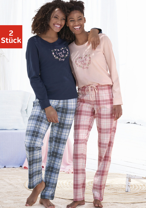Bild: Pyjama von Vivance Dreams by Lascana: Doppelpack Pyjama mit Langarmoberteil und Frontprint. Hose mit seitlichen Eingriffstaschen und Tunnelzug. Angenehme Qualität aus 100% Baumwolle.