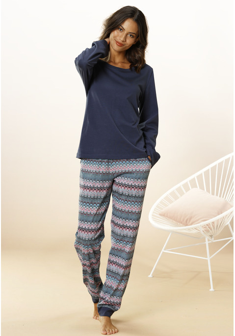 Bild: Pyjama von Vivance Dreams by Lascana: Pyjama mit grafischem Alloverdruck aus Weiche Single Jersey-Qualität aus Baumwolle. Mit jedem Kauf eines Artikels aus Cotton made in Africa untestützt Du die Initiative.