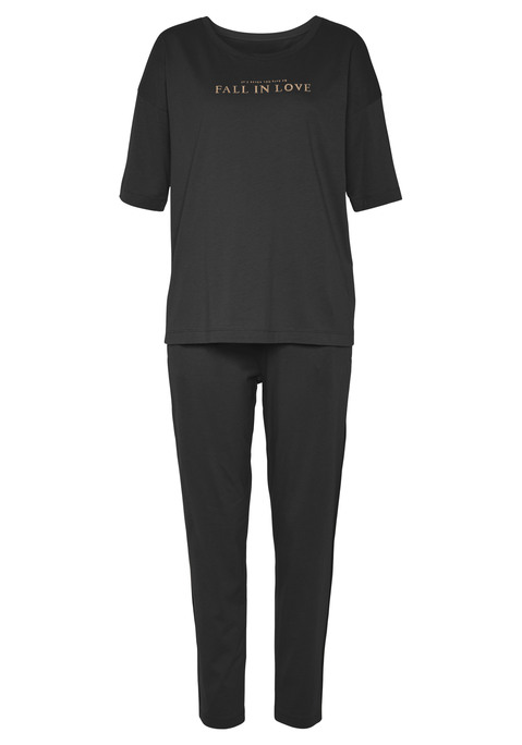 Bild: Pyjama von Vivance Dreams by Lascana: Pyjama mit schönen Foildetails. Halbarmshirt mit überschnittener Schulter. Lange Hose mit elastischem Bund und Glanzpaspel entlang der Seitennaht.  Seitliche Eingrifftaschen. Angenehme Qualität aus 100% Baumwolle.