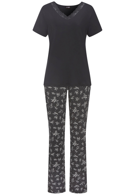 Bild: Pyjama von Vivance Dreams by Lascana: Pyjama von Vivance Dreams. Unifarbenes T-Shirt mit Spitzenbesatz am V-Ausschnitt. Lange Hose mit floralem Alloverprint, elastischem Tunnelzugbund, seitlichen Eingrifftaschen. Trageangenehme Viskosequalität.