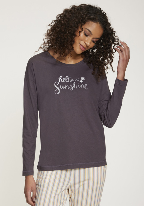 Bild: Pyjamaoberteil von Vivance Dreams by Lascana: Lässiges Longsleeve mit überschnittenen Schultern und schönem Frontprint. Rundhalsausschnitt. Vielseitig kombinierbar. Angenehme Qualität.