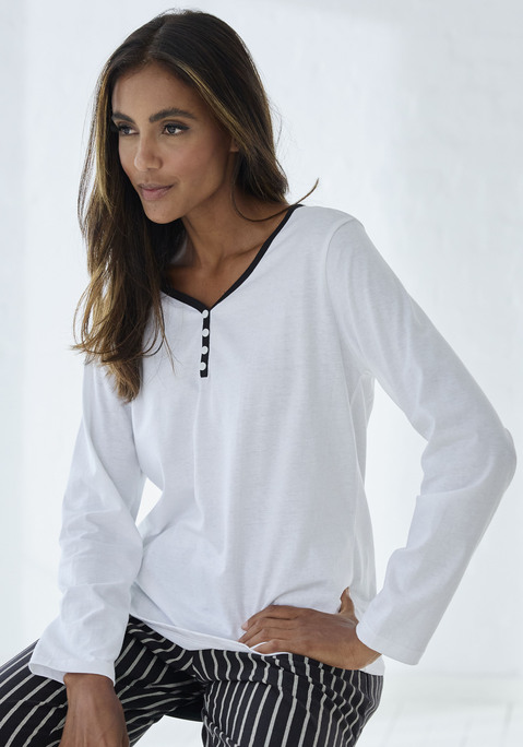 Bild: Pyjamaoberteil von Vivance Dreams by Lascana: Longsleeve mit V-Ausschnitt und kleiner Knopfleiste in angenehmer Qualität aus 100% Baumwolle.