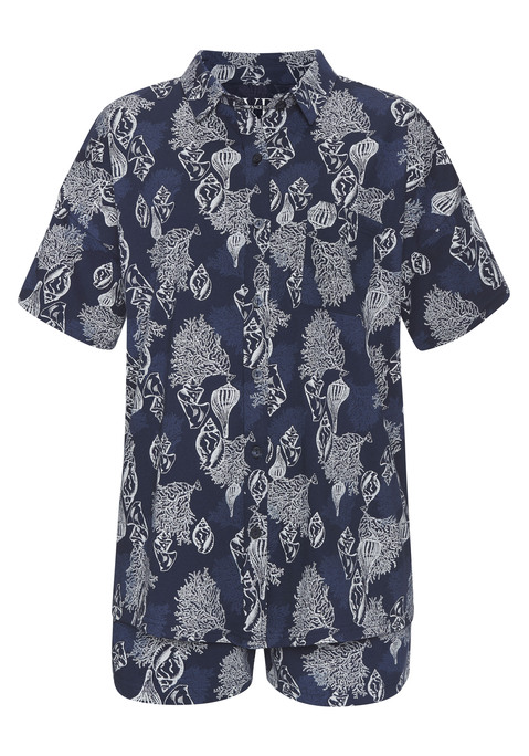 Bild: Shorty von Vivance Dreams by Lascana: Klassisch geschnittener Shorty von Vivance Dreams mit maritimem Alloverprint. Kurzarmshirt mit aufgesetzter Brusttasche, Reverskragen und durchgehender Knopfleiste. Shorts mit elastischem Gummizugbund. Trageangenehmer Baumwoll-Mix.