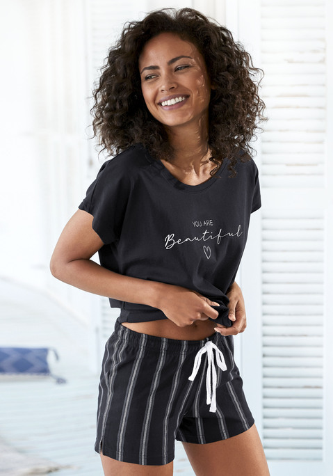 Bild: Shorty von Vivance Dreams by Lascana: Shorty von Vivance Dreams. T-Shirt mit Schriftzugprint vorn. Rundhalsausschnitt. Gestreifte Shorts mit elastischem Tunnelzugbund. Weiche Single-Jerseyqualität aus 100% Baumwolle.