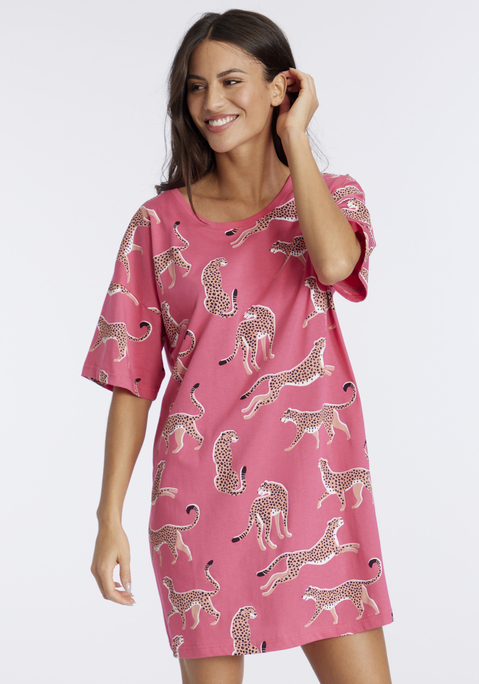 Bild: Sleepshirt von Vivance Dreams by Lascana: Bequemes Bigshirt von Vivance Dreams mit Allover-Animalprint. Rundhalsausschnitt und überschnittene Schulternähte. Bequeme Passform. Angenehm weicher, pflegeleichter Baumwoll-Mix-Jersey aus 60% Baumwolle, 40% Polyester.