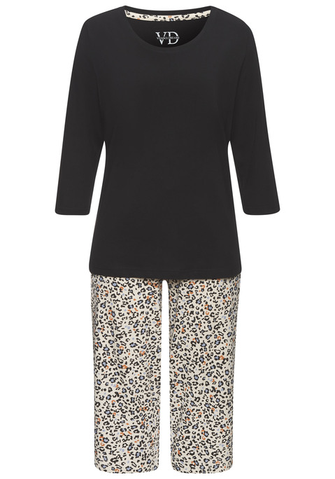 Bild: Capri-Pyjama von Vivance Dreams: Charmanter Pyjama von Vivance Dreams mit Animalprint-Muster. Shirt mit 3/4-langen Ärmeln und Rundhalsausschnitt. Caprihose mit bequemem Tunnelzugbund. Praktisch: Eingrifftaschen und Schlitze am Saum. Aus trageangenehmer Baumwolle in Single-Jersey-Qualität.