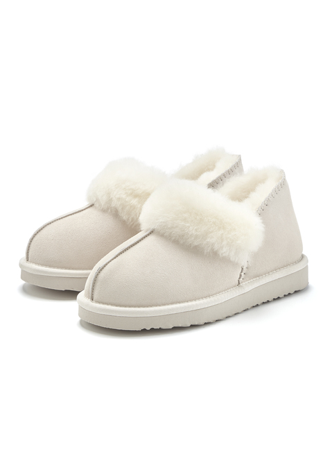 Bild: Hausschuh von Vivance Dreams: Hausschuhe aus Leder mit Lammfell von VIVANCE. Obermaterial aus Rindsleder. Futter und Decksohle aus Lammfell. Laufsohle aus Synthetik.
