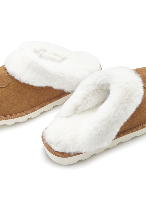 Bild: Pantolette von Vivance Dreams: Hausschuhe VEGAN on VIVANCE DREAMS. Obermaterial aus Microfaser und Fellimitat. Futter und Decksohle aus Fellimitat. Laufsohle aus Synthetik.