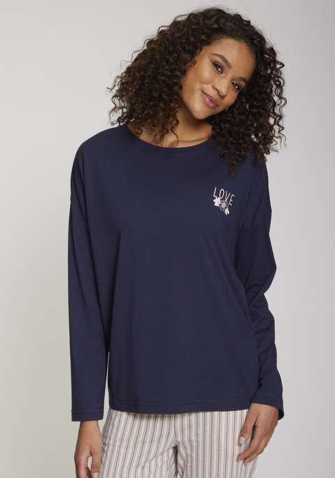 Bild: Langarmshirt von Vivance Dreams: Langarmshirt mit Love-Aufdruck und R.undhalsausschnitt.  Überschnittene Schultern. Weit geschnitten. Aus 50% Baumwolle, 50% Viskose.