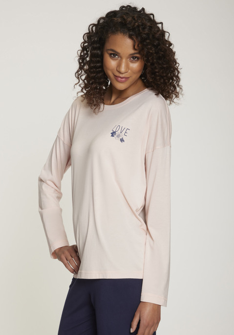 Bild: Langarmshirt von Vivance Dreams: Langarmshirt mit Love-Aufdruck und R.undhalsausschnitt.  Überschnittene Schultern. Weit geschnitten. Aus 50% Baumwolle, 50% Viskose.
