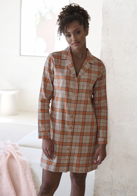 Bild: Nachthemd von Vivance Dreams: Klassisches Flanellnachthemd von Vivance Dreams mit Reverskragen und durchgehender Knopfleiste. Weiche Qualität aus Baumwolle.