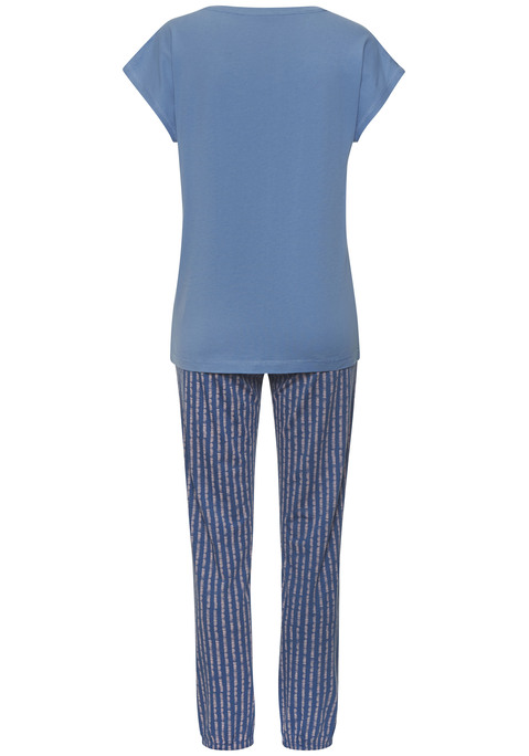 Bild: Pyjama von Vivance Dreams: Bequemer Pyjama von Vivance Dreams. Kurzärmliges Rundhalsshirt mit kleinem Frontprint. Rundum bedruckte Hose mit Eingrifftaschen und Gummizugbund mit Bindeband. Komfortabler Single-Jersey aus Baumwolle und Viskose.