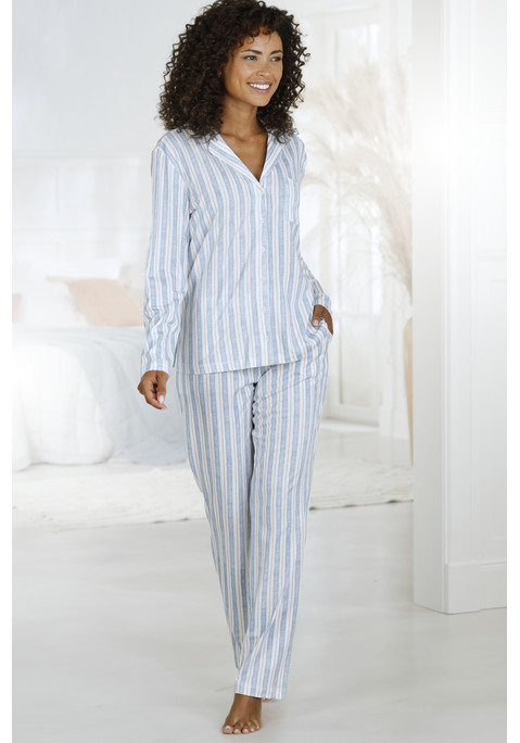 Bild: Pyjama von Vivance Dreams: Klassischer Pyjama mit Alloverprint von Vivance Dreams. Langarmshirt mit Reverskragen, durchgehender Knopfleiste und aufgesetzter Brusttasche. Lange Hose mit elastischem Kordelzugbund und Eingrifftaschen. Angenehm weiche Qualität aus einer Baumwoll-Viskosemischung.