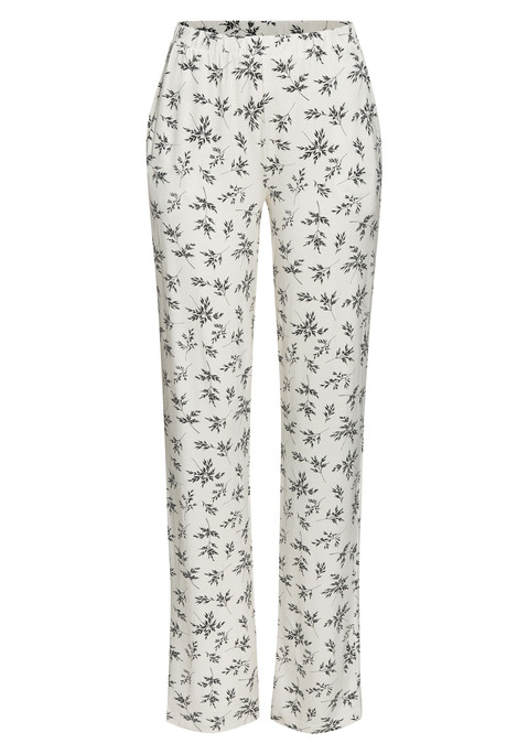 Bild: Pyjama von Vivance Dreams: Pyjama von Lascana. Unifarbenes T-Shirt mit Spitzenbesatz am V-Ausschnitt. Lange Hose mit floralem Alloverprint, elastischem Tunnelzugbund, seitlichen Eingrifftaschen. Trageangenehme Viskosequalität.