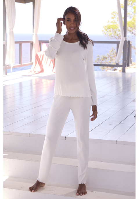 Bild: Pyjama von Vivance Dreams: Pyjama aus Rippstrick von Vivance Dreams. Longsleeve mit Babylocknähten und Rundhalsausschnitt. Lange Hose mit Gummizugbund. Trageangenehme, weiche Viskosemischung.