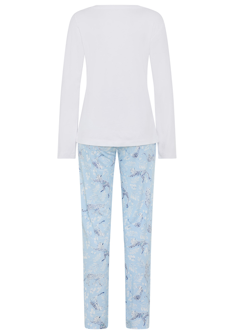 Bild: Pyjama von Vivance Dreams: Schöner Pyjama von Vivance Dreams mit hohem Komfortfaktor. Langarmshirt mit Rundhalsausschnitt sowie lange Hose mit Gummizugbund und Bindeband. Praktische Eingrifftaschen. Single-Jersey-Qualität aus einer Mischung aus Baumwolle und Viskose.