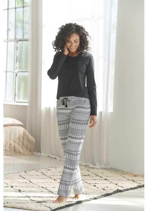 Bild: Pyjama von Vivance Dreams: Pyjama mit Langarmshirt und Rundhalsausschnitt. Lange Pyjama Hose mit elastischem Tunnelzug und Bindeband. Angenehme Baumwollqualität.