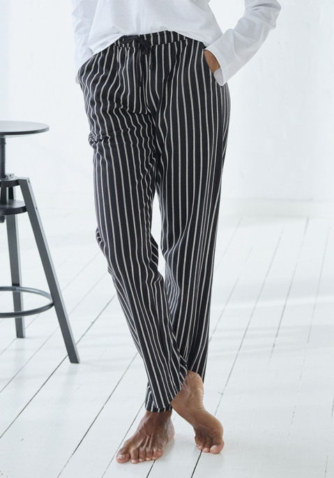 Bild: Pyjamahose von Vivance Dreams: Pyjamahose mit allover Print, seitlichen Eingriffstaschen und Tunnelzugbund in angenehmer Qualität aus 100% Baumwolle.
