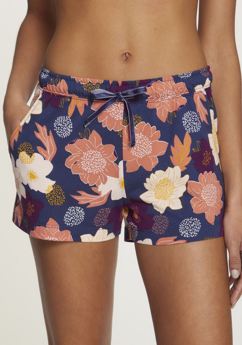 Bild: Schlafshorts von Vivance Dreams: Hübsche Shorts von Vivance Dreams mit Alloverprint. Elastischer Tunnelzugbund und praktische Eingrifftaschen. Weicher Single-Jersey.
