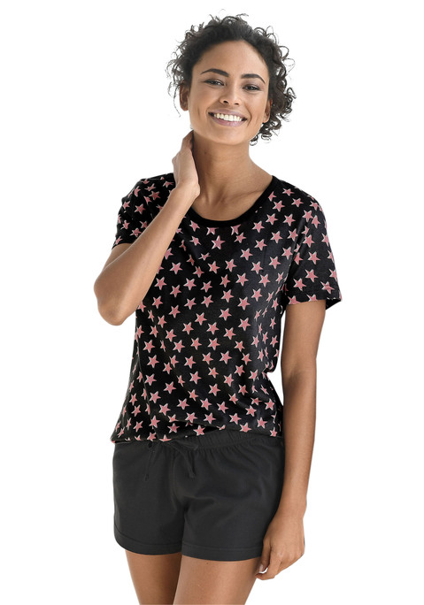 Bild: Shorty von Vivance Dreams: Shorty von Vivance Dreams . Kurze Hose mit Sternenprint, elastischem Tunnelzugbund und kurzen Saumschlitzen. T-Shirt mit V-Schlitz am Rundhalsausschnitt. Bequeme Passform. Weiche Qualität aus 100% Baumwolle.
