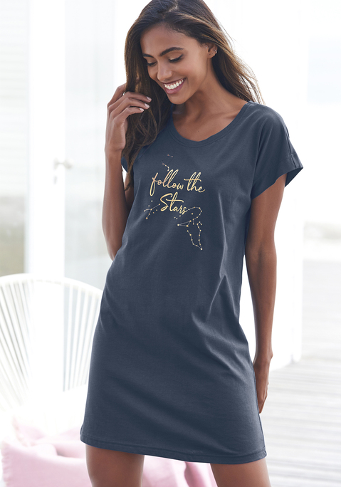 Bild: Sleepshirt von Vivance Dreams: Locker geschnittenes Sleepshirt mit allover Print. Schöner rundhalsausschnitt und kurze angeschnittene Ärmel. Angenehme Baumwollqualität.