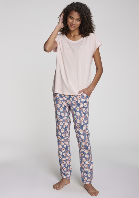Bild: Pyjamahose von Vivance Dreams: Feminine Pyjamahose von Vivance Dreams mit schönem Alloverprint. Schmale Beine. Eingrifftaschen. Gummizugbund mit Bindeband für eine individuelle Passform. Angenehme Mischung aus Baumwolle und Viskose im Single-Jersey.