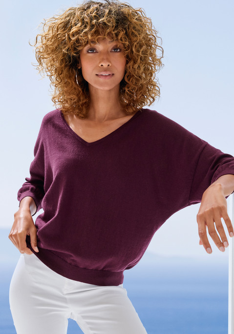 Bild: Fledermauspullover von Vivance: Unifarbener Fledermauspullover von Vivance. Mit tiefem V-Ausschnitt, überschnittenen Schultern und 3/4-langen Fledermausärmeln. Figurumschmeichelnde Passform, gerader Saumabschluss. Hüftlang. Ideal für den Übergang und Sommerabende. Weiche Feinstrickqualität.