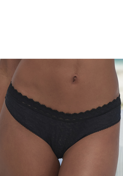 Bild: Jazz-Pants-Slip von Vivance: Jazz-Pants. Rundherum aus elastischer Spitze. Aus 83% Polyamid, 17% Elasthan.