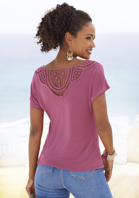 Bild: Kurzarmshirt von Vivance: Vivance T-Shirt mit weichem Häkeleinsatz am Rücken. Gummizug am Bund für eine lockere Passform. Aus elastischer Qualität mit angenehmer Viskosefaser.
