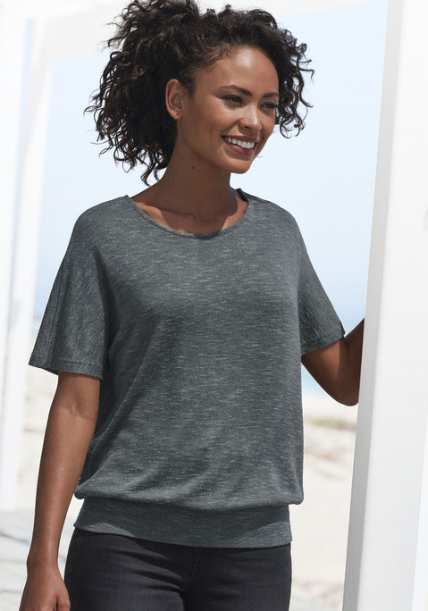 Bild: Kurzarmshirt von Vivance: Feinstrickshirt von Vivance im praktischen 2er-Pack. Rundhalsausschnitt. Breiter Bund am Saum. Bequem und lässig geschnitten. Extraweiche Strickware mit recyceltem Polyester-Anteil.