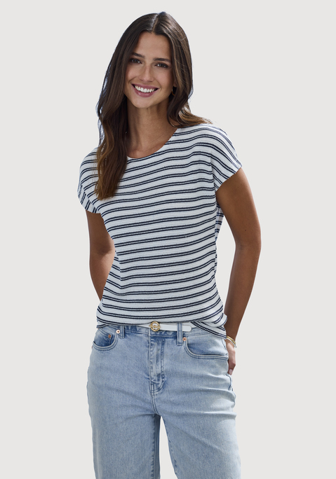 Bild: Kurzarmshirt von Vivance: Strickshirt von Vivance mit hübschem Streifenmuster. Kurzarm mit überschnittenen Schultern. Rundhalsausschnitt. Passt prima zu Outfits mit Jeans. Aus angenehmer Baumwoll-Mischqualität.