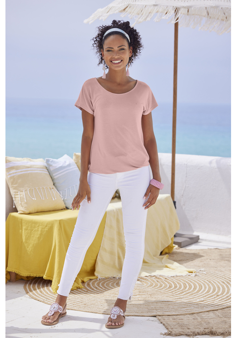 Bild: Kurzarmshirt von Vivance: Vivance T-Shirts mit weichem Häkeleinsatz am Rücken. Gummizug am Bund für eine lockere Passform. Aus elastischer Qualität mit angenehmer Viskosefaser.