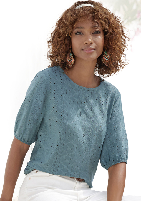 Bild: Kurzarmshirt von Vivance: Rundhals-T-Shirt von Vivance im praktischen Doppelpack. Romantisches Jacquardmuster mit Lochstickerei. Halblange Puffärmel mit elastischem Saum. Leicht taillierte Passform. Pflegeleichtes, fließendes Material.