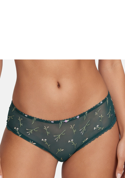 Bild: Panty von Vivance: Feminine Panty mit geraden Beinausschnitten. Aus Soft-Mesh mit Blumen aus feiner Stickereispitze. Mit edler Satinrose in der vorderen Mitte. Mit eingearbeitetem Baumwollzwickel. Passende BHs aus der gleichen Serie erhältlich. Obermaterial: 83% Polyamid, 12% Elasthan, 5% Polyester.
