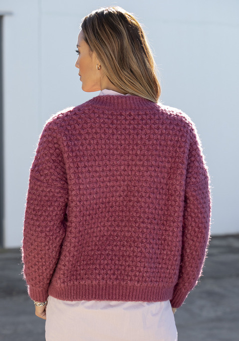 Bild: Rundhalspullover von Vivance: Schöner Strickpullover von Lascana mit aufwendigem Muster. Rundhalsausschnitt. Rippstrickbündchen. Locker geschnitten. Gut kombinierbar. Aus weicher Strickware.