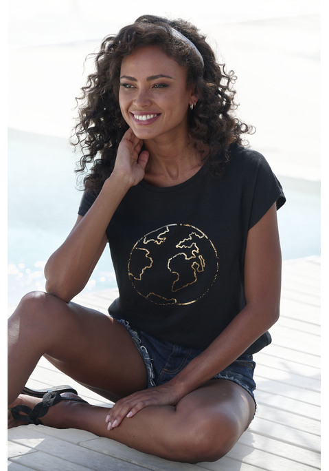 Bild: Rundhalsshirt von Vivance: Modisches Rundhals-T-Shirt von Vivance mit glänzendem Folienprint vorn. Für eine legere Passform: Gummizug am Bund. Leicht strukturierter Flammgarnjersey.